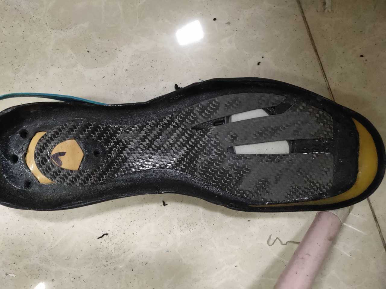 来了来了！你们要的羽毛球气垫球鞋改装教程来了