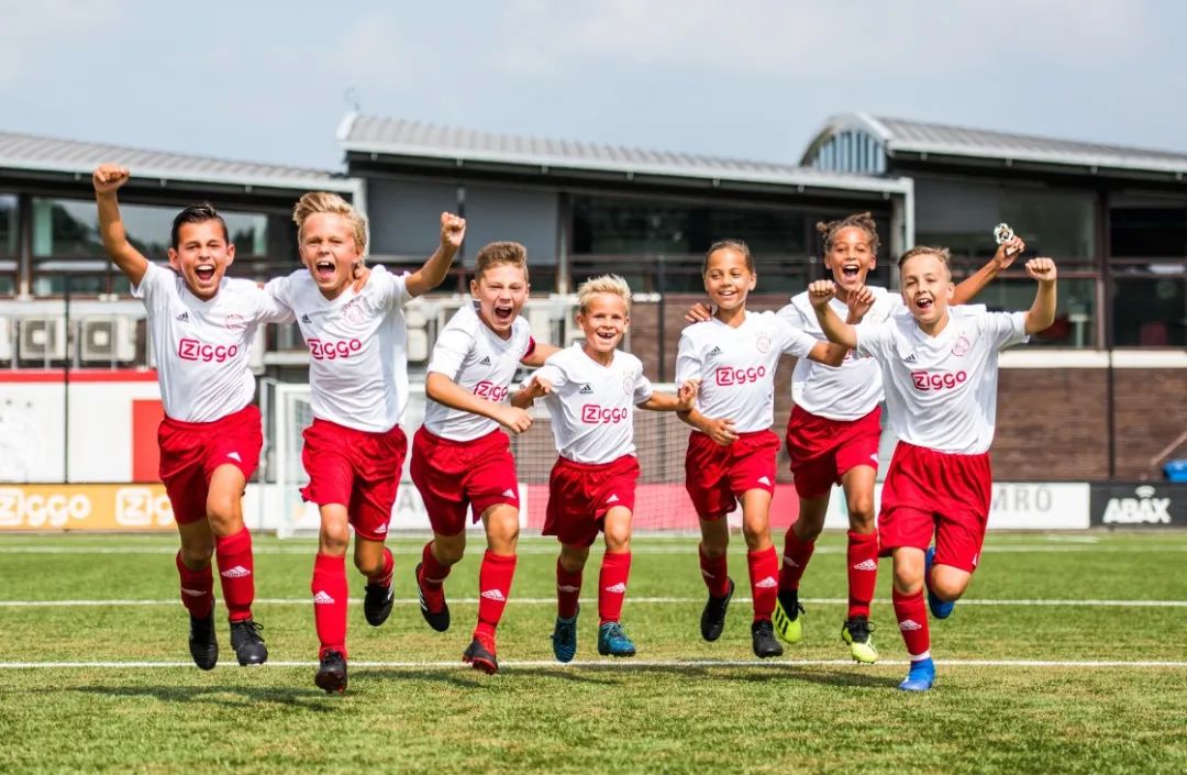 fifa20最豪华阵容,fifa20生涯模式最强阵容