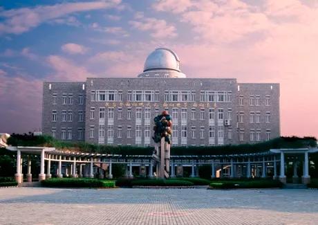 *兽禽**老师强奸13岁女孩，学校竟说“因感情发生关系”？