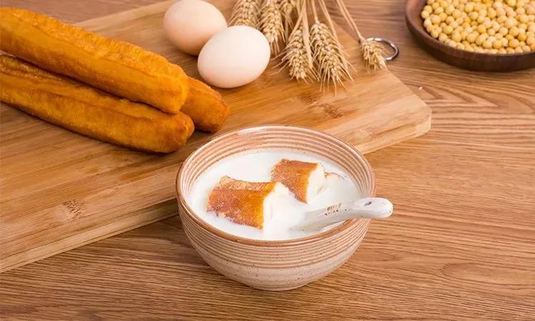 配上一杯豆浆一家人的早餐都搞定,适合一家人喝的早餐豆浆食谱