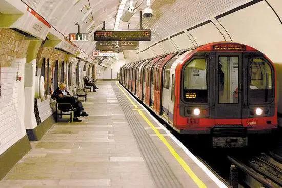 十个冷知识：手机进水了该怎么办？