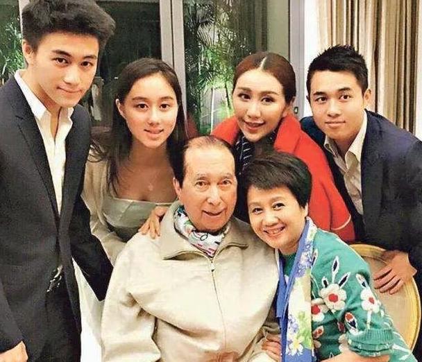 何超盈过往恋情,何超盈爱情史