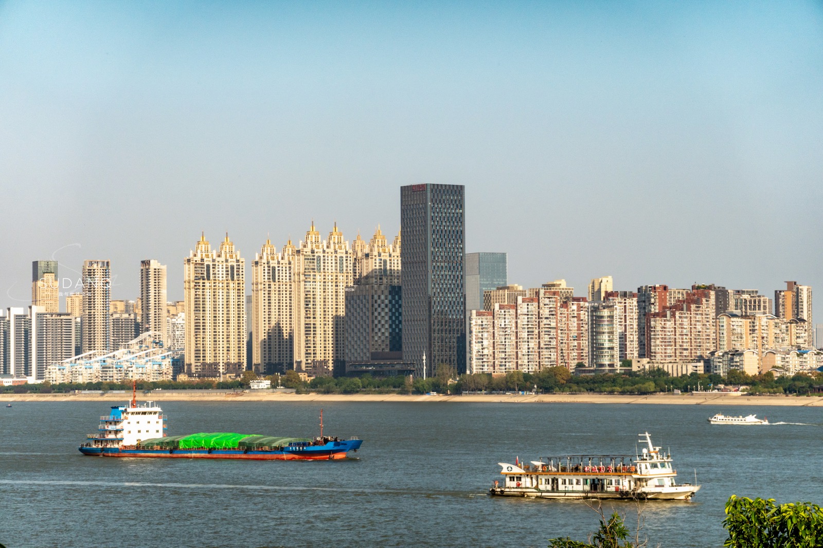 武汉太美了,汉江江滩景区