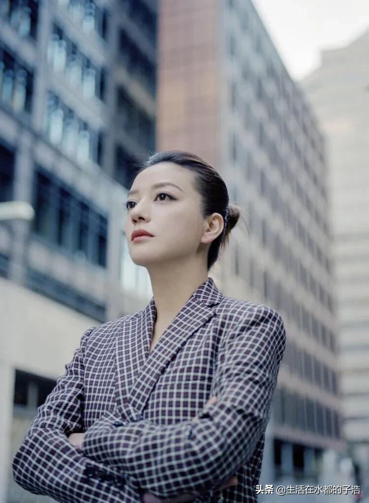 赵薇换脸视频,赵薇以前的发型是什么样子的