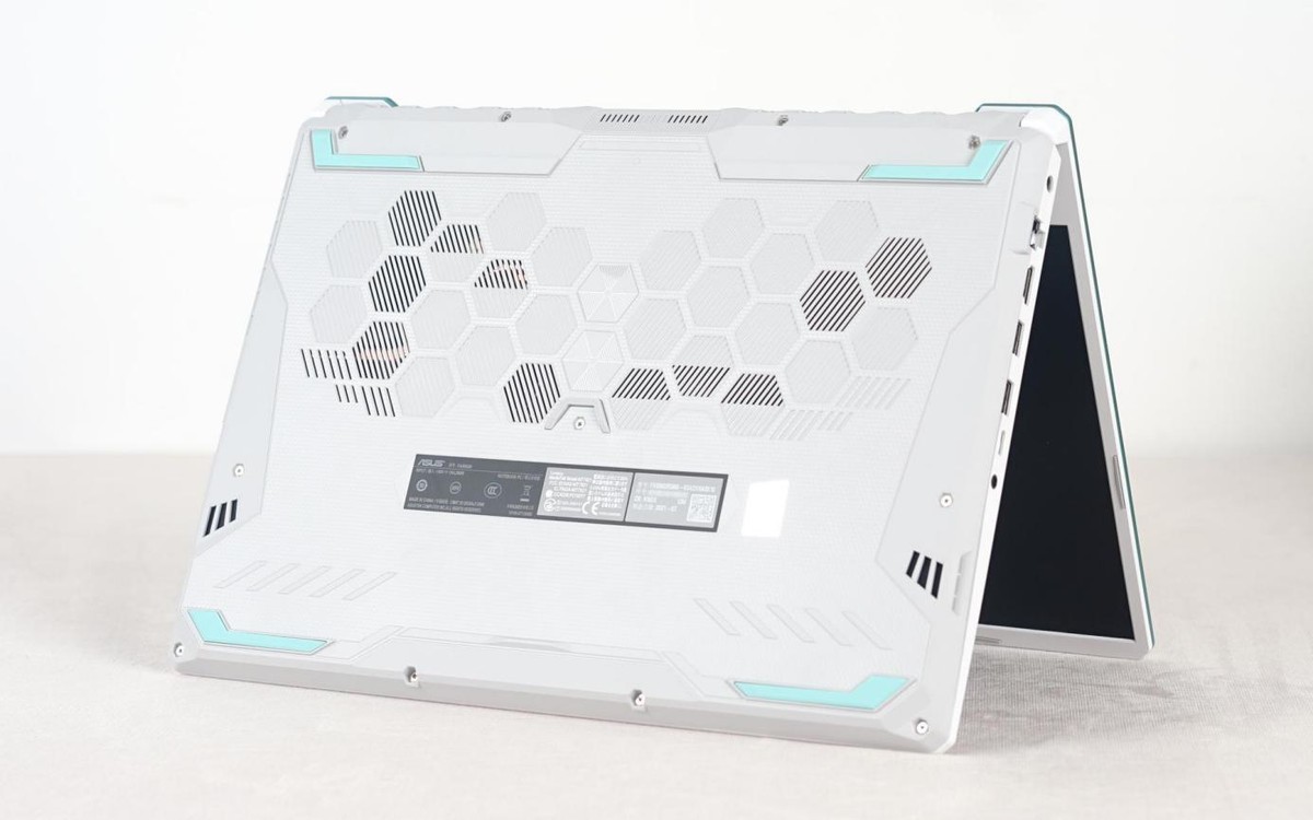 性能怪兽，5900HX+RTX3070，2.5K屏幕，华硕进阶版天选2笔电测评