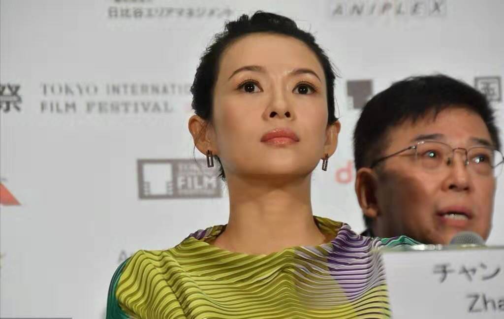 章子怡的产后近照 (章子怡40岁产后照片)