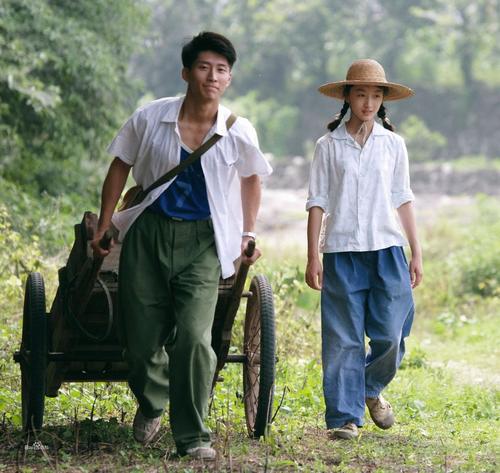周冬雨为什么出道前后反差这么大,周冬雨人品到底有多烂