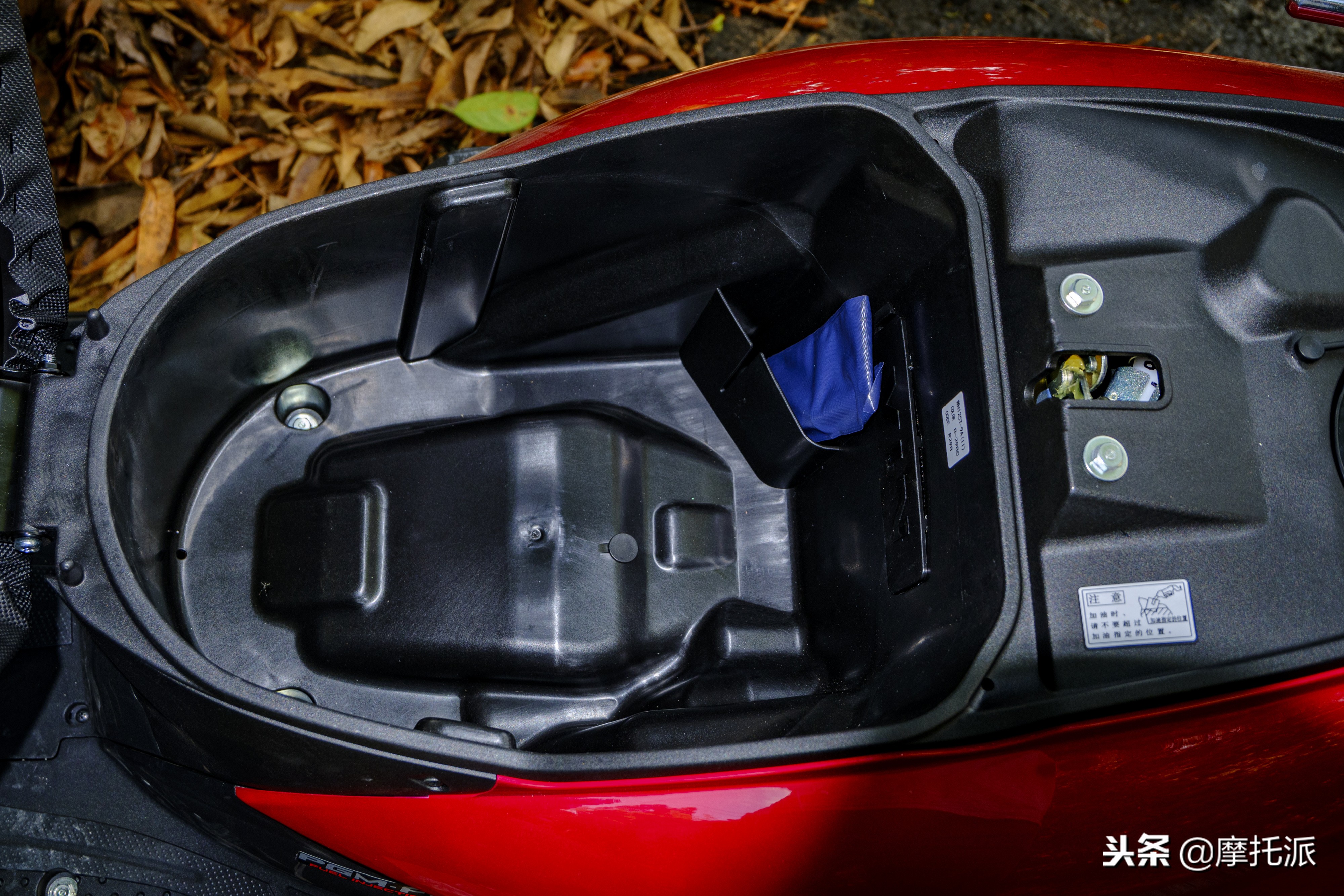 五羊本田新喜鲨125落地价,五羊本田喜鲨125摩托车落地多少钱