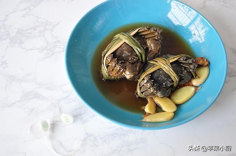 蒸大闸蟹需要放哪些调料,蒸大闸蟹需要什么调味料