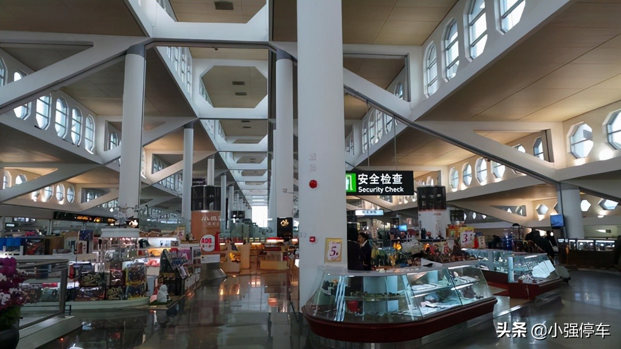 厦门高崎机场附近哪里停车便宜，厦门高崎机场停车费一天多少钱