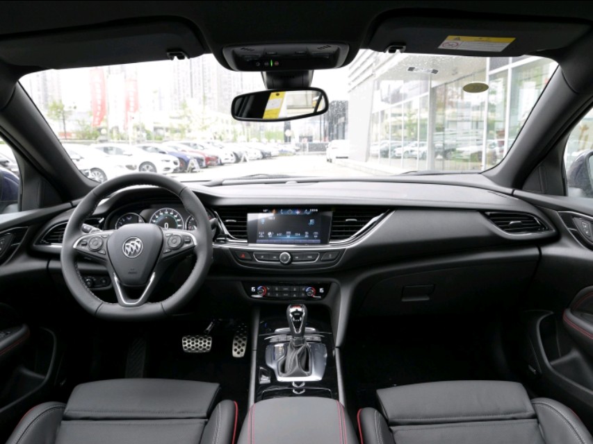 君威gs值得买吗年轻人第一辆车,买别克君威GS送什么东西