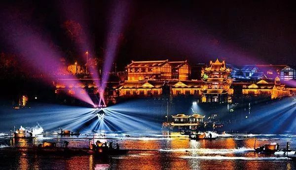 看重庆洪崖洞夜景去哪里,看重庆洪崖洞朝天门夜景最佳位置