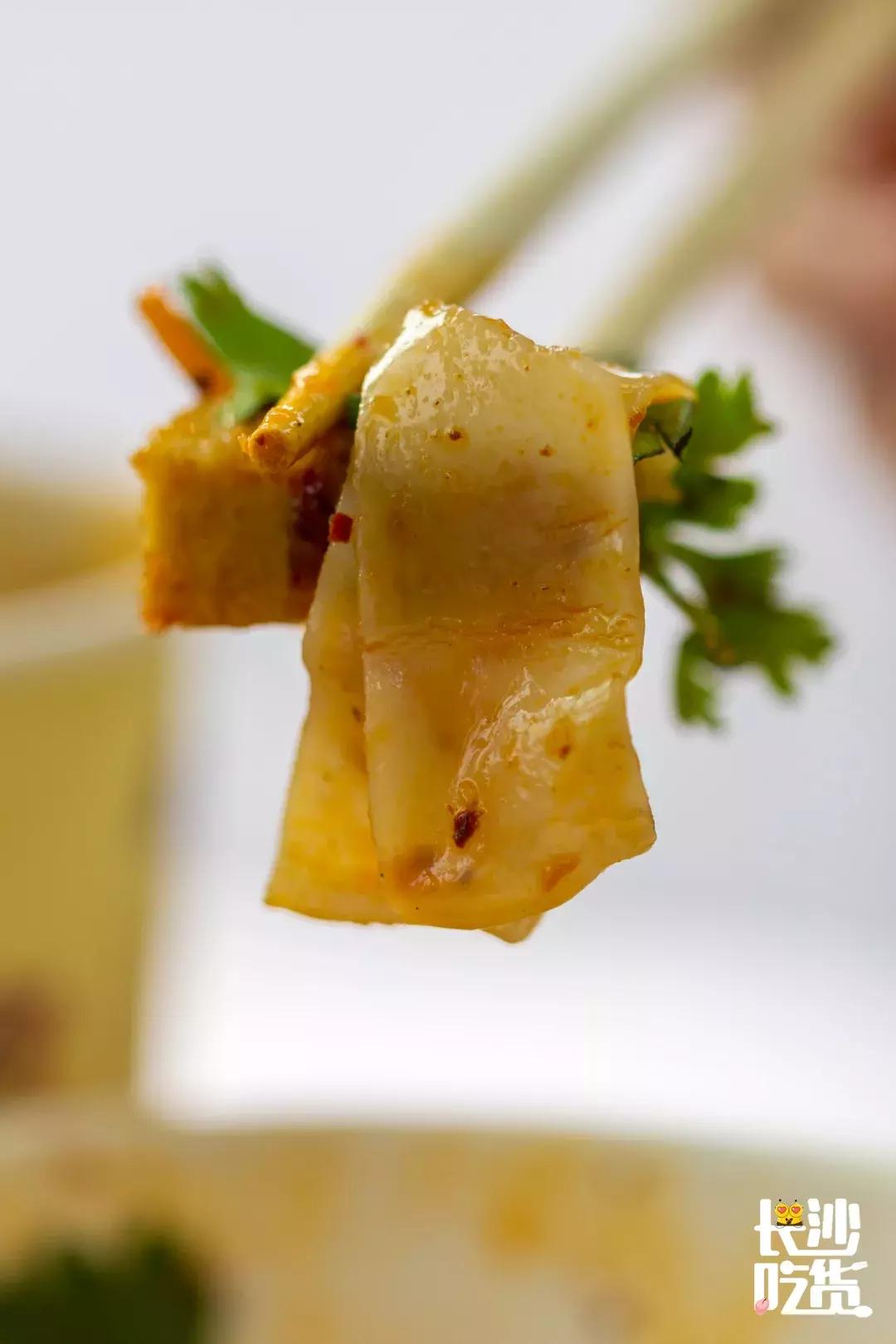 OMG！新佳宜便利店12周年庆全场第二件半价，场面即将失控