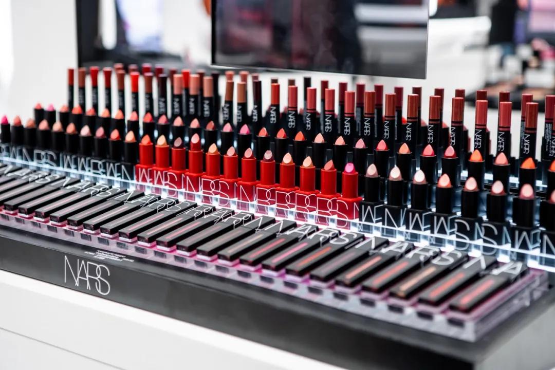 火爆全网的美妆店,美妆店火爆现场