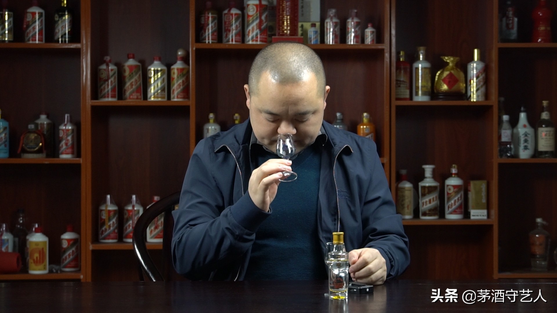 茅酒守艺人全部视频,茅酒守艺人品酒图片