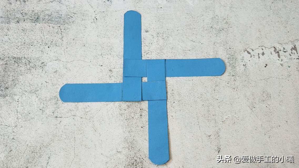 十字卡纸飞镖图解,简单卡纸飞镖折法