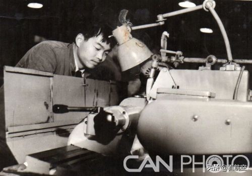 航空工业第一支股票,航空工业第一飞机