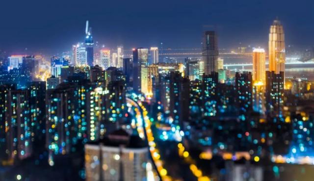 武汉交警发高峰出行提示,武汉出行高峰期