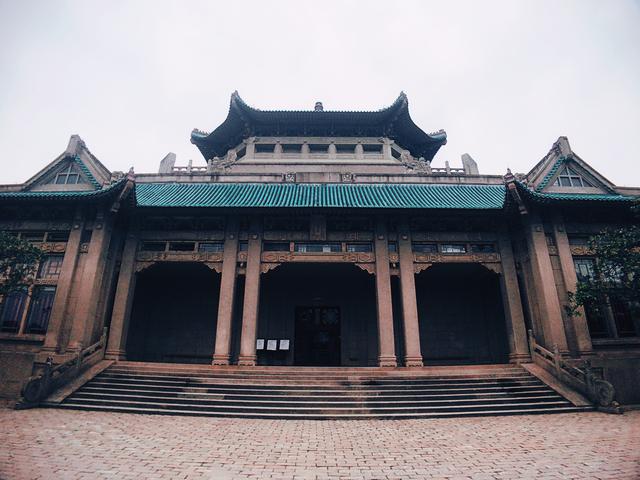 15岁就能上大学，低龄高考有四大原因，适合的孩子有三个特质