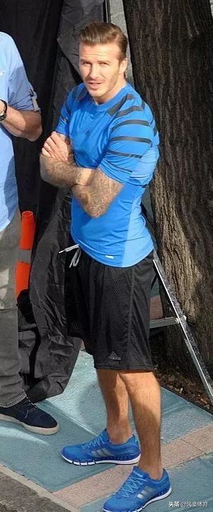 健身肌肉男穿衣搭配图片,肌肉男在健身穿衣搭配