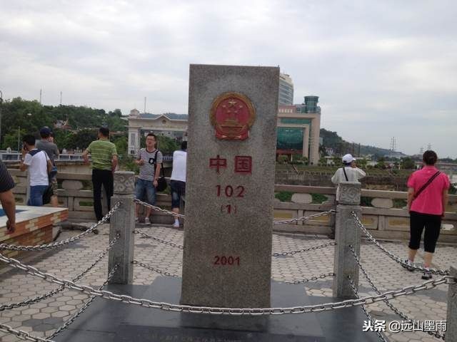 云南边陲河口美丽的风光,云南河口市中越边境口岸