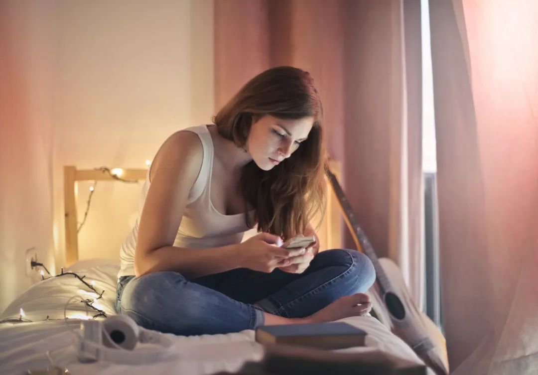 少年玩游戏5年,小学生沉迷游戏8天花掉爷爷2万多