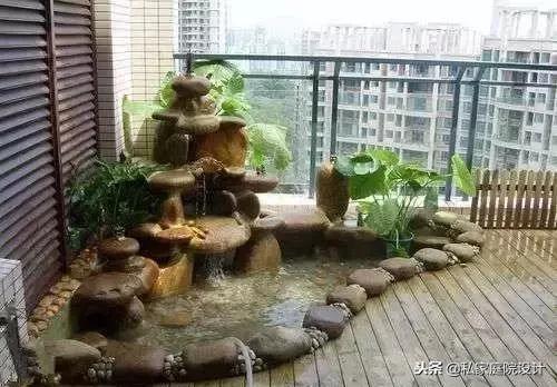 阳台角落鱼池假山流水景观制作,庭院假山鱼池景观设计效果图