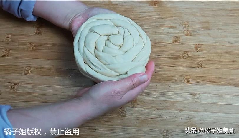 面粉新吃法外酥里嫩超好吃,面粉里加鸡蛋教你秘制新做法