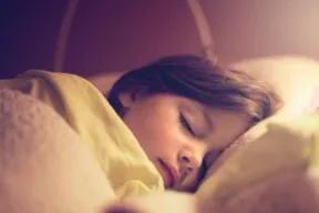 小宝宝频繁拉臭臭是因为什么,新生儿宝宝拉臭臭怎么处理