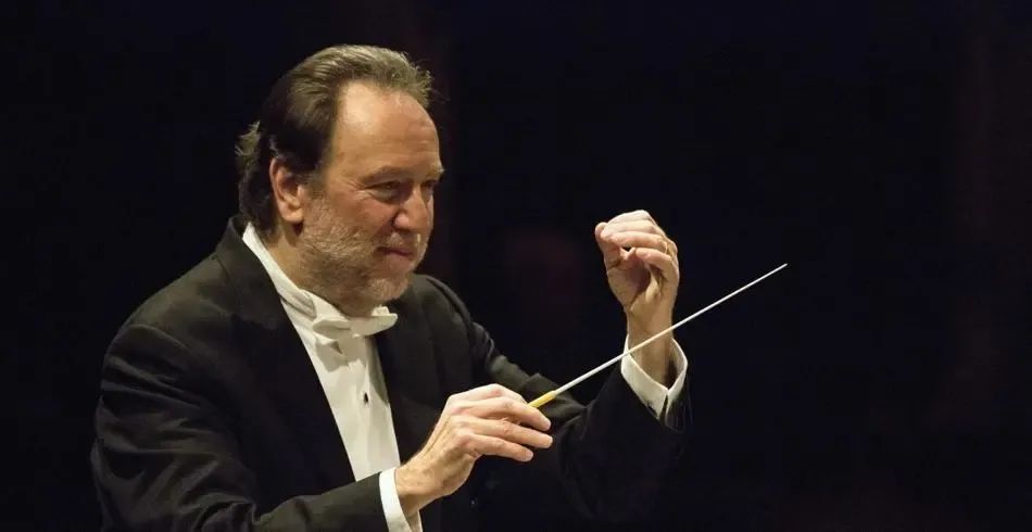 《文艺热搜榜》：张亮推出全套贝多芬唱片，龙美术馆60元看5个展