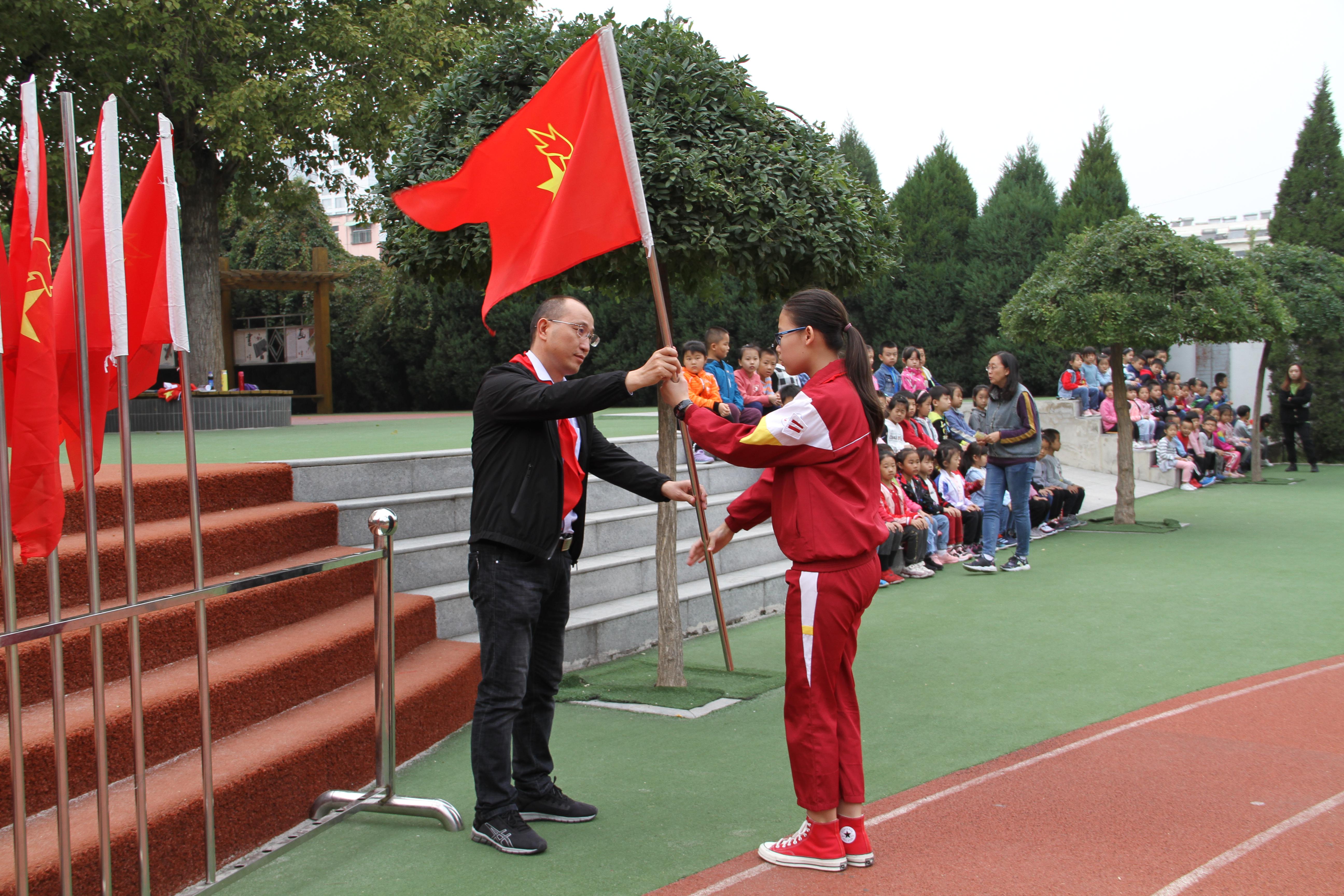 有一种光荣,有一种光荣叫我是一名少先队员