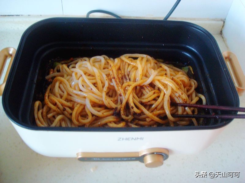 正宗炒新疆米粉的做法,疆新味新疆米粉