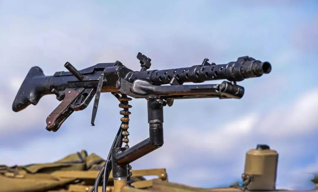 “墨西哥帮派”的30种*器武**，就连重狙和RPG都有