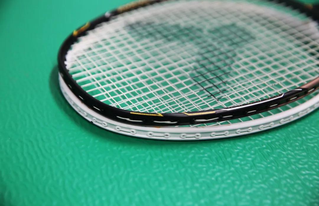 victor高端球拍黑白,victor入门球拍测评