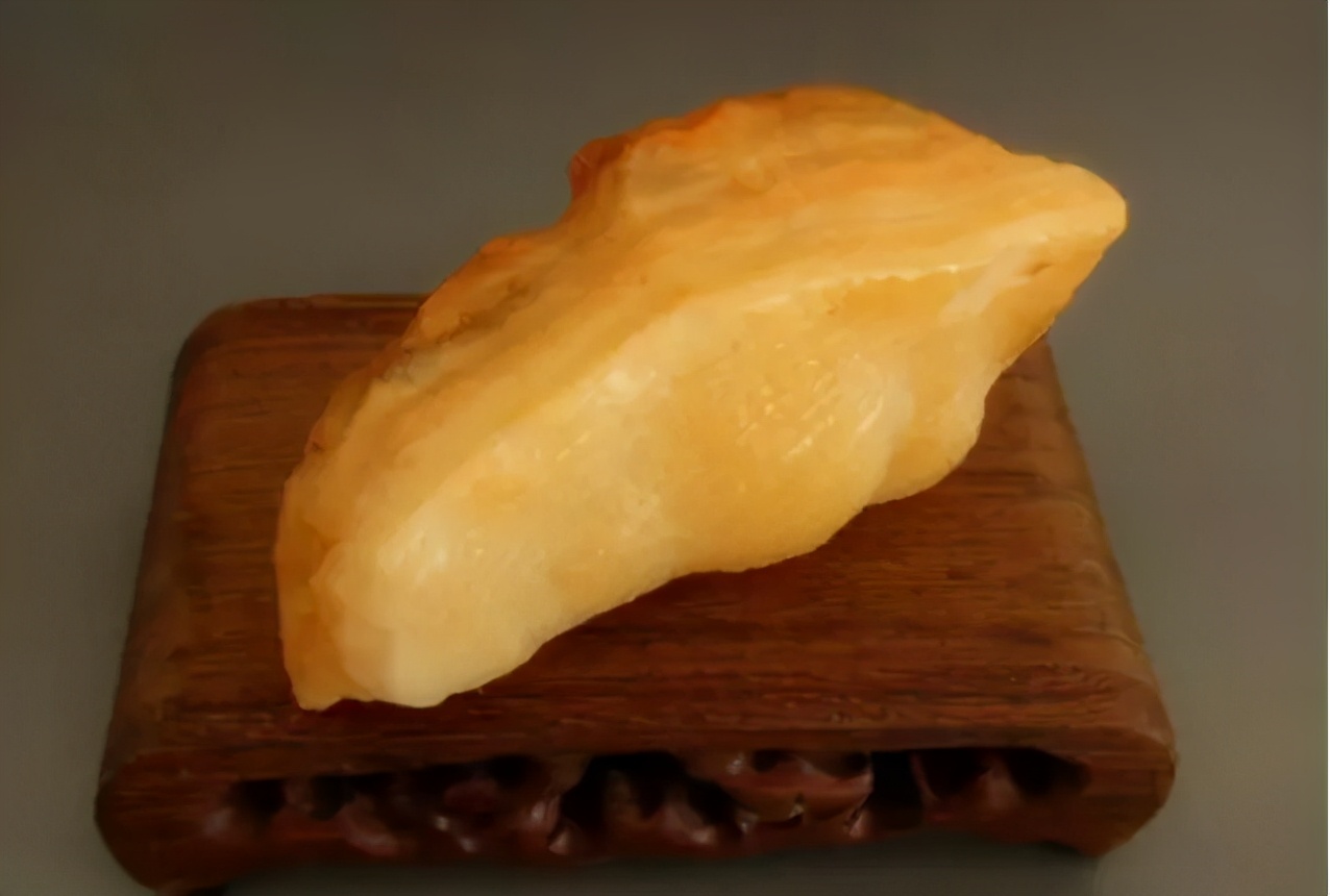 牧民捡到一块石头价格,牧民捡到石头值多少钱