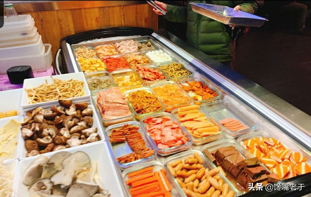 麻辣香锅贵的原因,麻辣香锅吃的人多吗