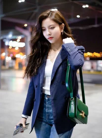 追了《爱的迫降》这么久,我终于看到一只想买的包了