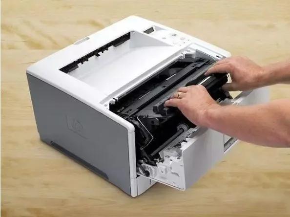 学生使用打印机越来越多，遇到打印机卡纸，两步轻松搞定