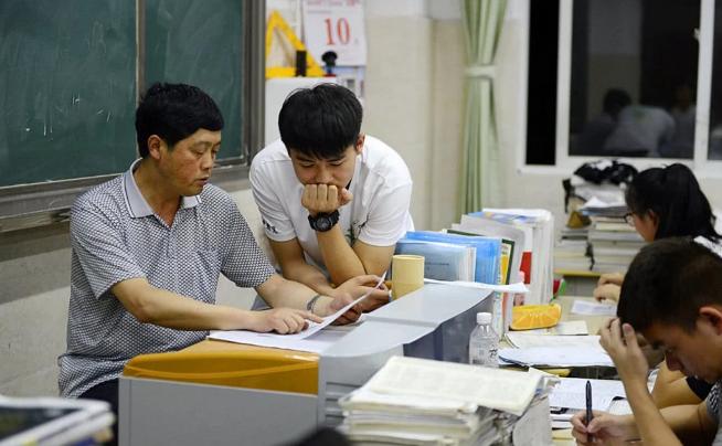 初三孩子担心考不上高中心态崩了,刚上初三觉得考不上高中了怎么办