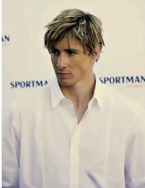 我有一个特别喜欢的老师,一个喜欢足球的体育老师