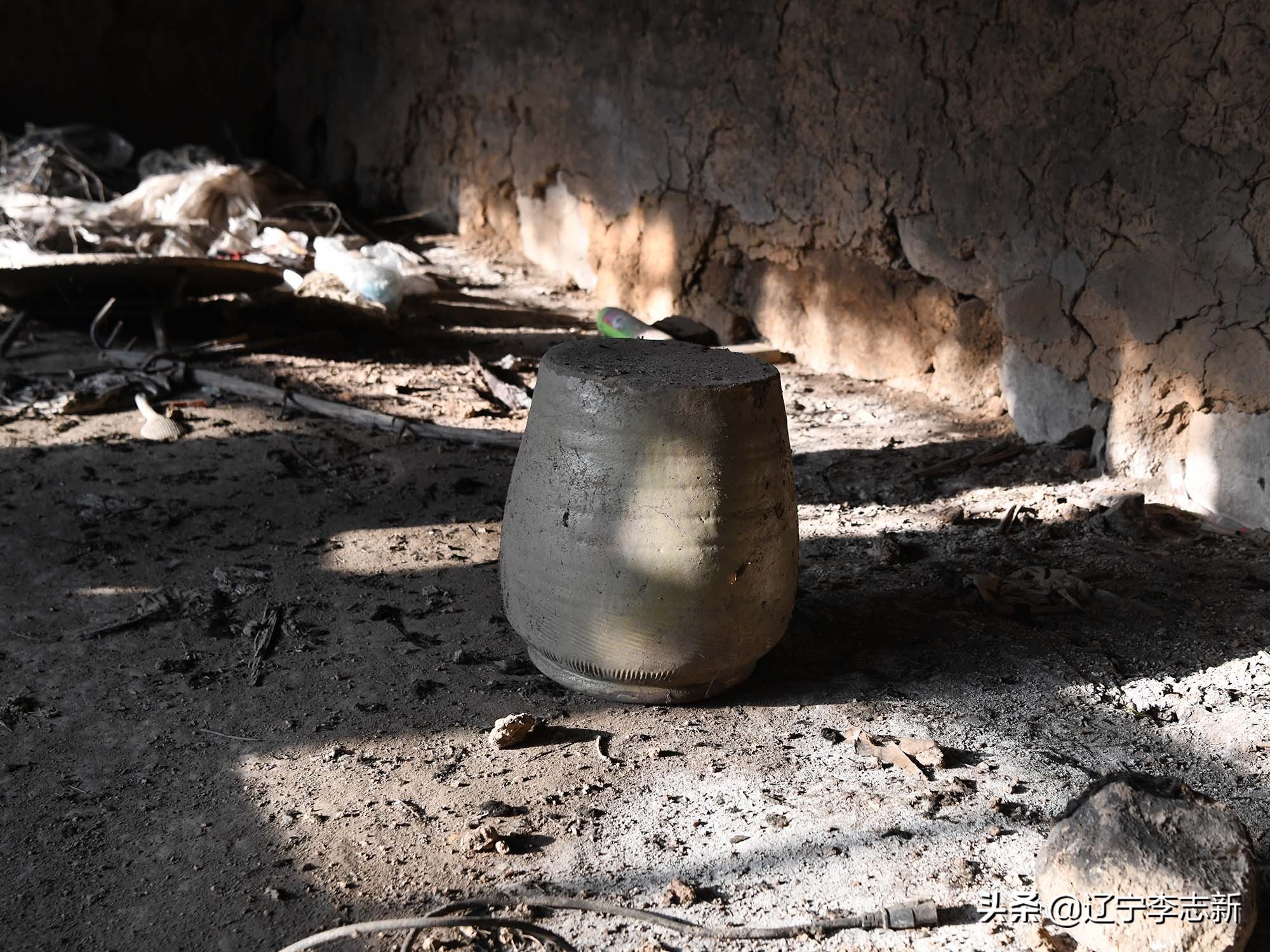 深山孤村老屋,老屋人去楼空无人居住