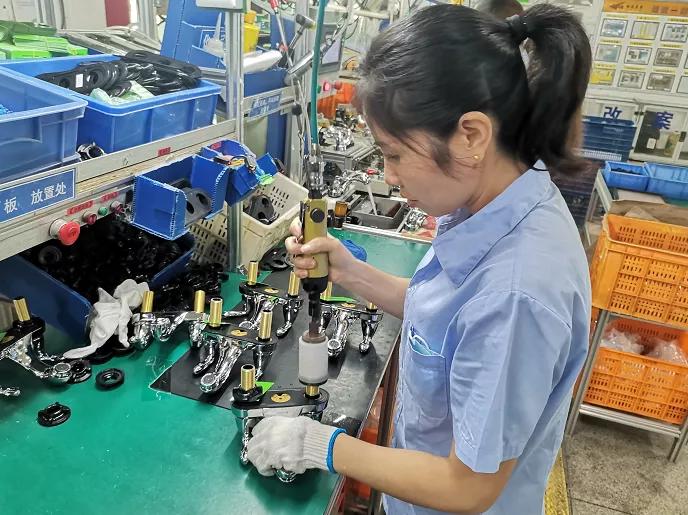 订单爆满！国庆假期，集美杏南路这家企业博饼、加班两不误