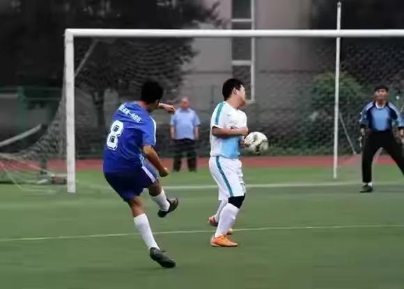 上帝不仅为你开启了一道门，更为你开启了多扇窗