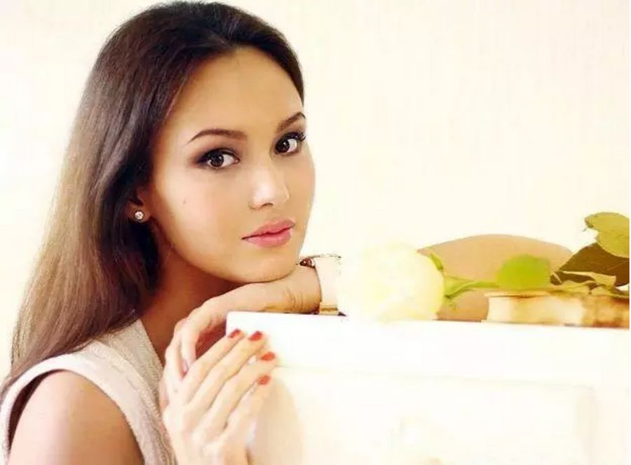 特别狂野霸气的歌曲女生版,西班牙女郎女低音