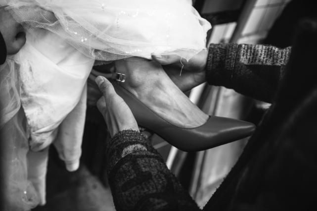 传统婚礼放鞭炮,婚礼迎亲鞭炮习俗