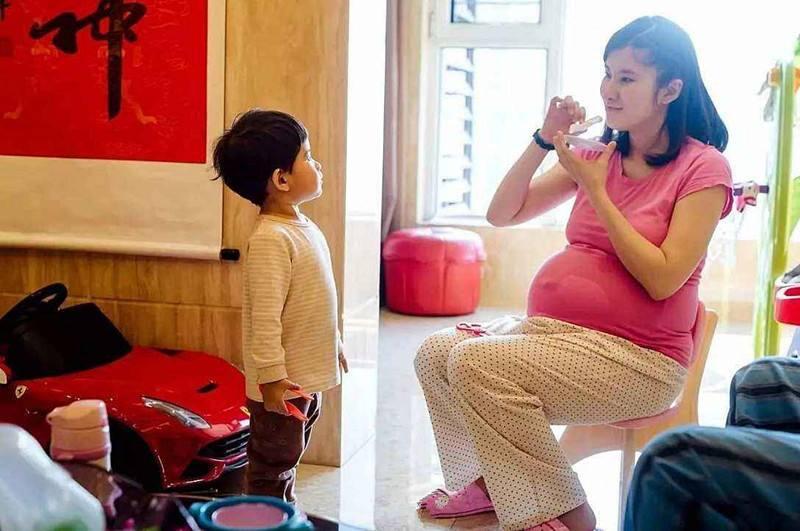 准妈妈怀了五胎,准妈妈怀三胎