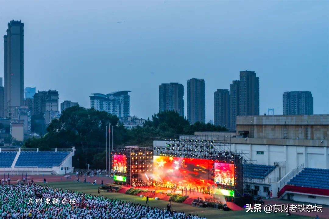 梦幻光雾山夜景演出,梦幻光影星空馆