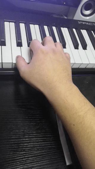 手小怎么弹八度,双八度怎么弹初学者