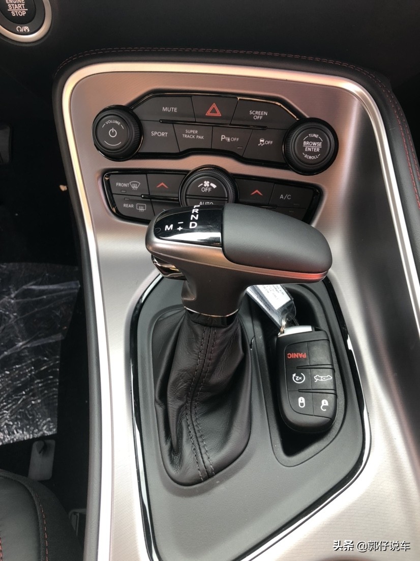 速度与激情唐老大道奇挑战者,速度与激情道奇挑战者多少钱一辆