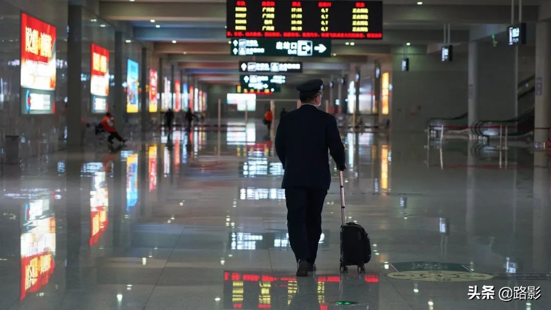 战疫情保春运铁路警察在行动,抗击疫情守护平安摄影征稿